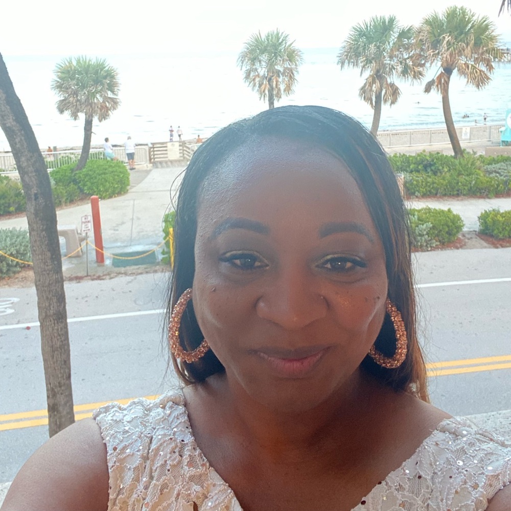 Meet your Posher, Niki